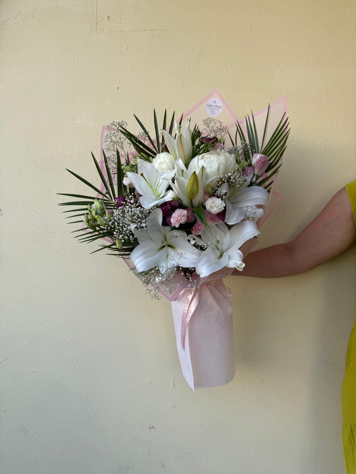 Pretty Lilyum Buketi